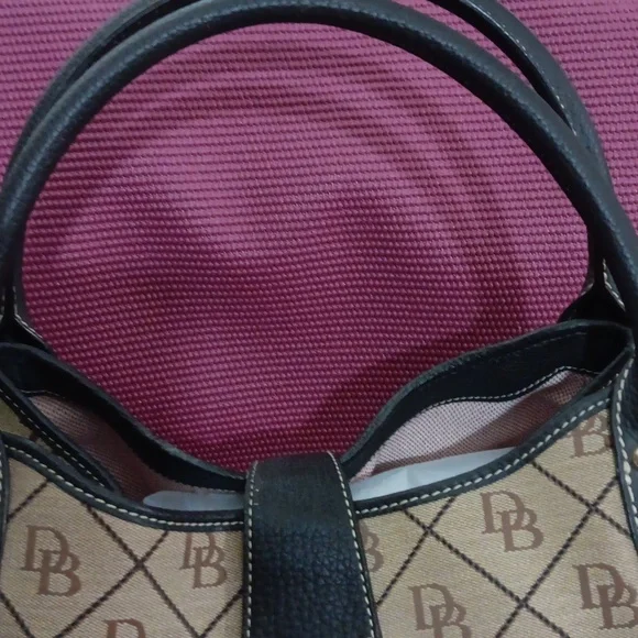 Dooney Bourke - Picture 3 of 15